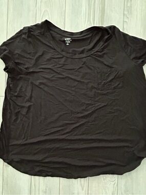 Market & Spruce Black Scoop Neck Short Sleeve Tee